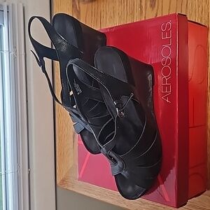 EUC Black Aerosoles "Sassy Plush" Wedge Heeled Sandals Size 9.